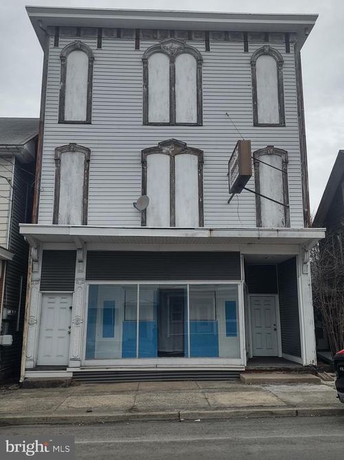 527 Main St, LYKENS, PA, 17048-1399 | Card Image