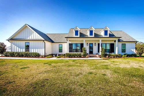 131 Peanut Ln, Thibodaux, LA, 70301-6176 | Card Image