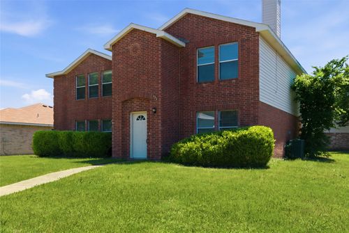 652 Lowe Dr, Cedar Hill, TX, 75104-6048 | Card Image
