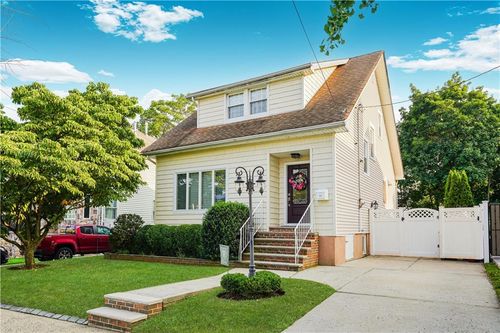 90 Alter Ave, Staten Island, NY, 10304-3904 | Card Image