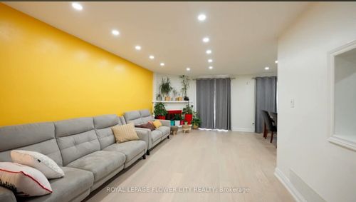 32 Payton Crt, Brampton, ON, L6W3Y9 | Card Image