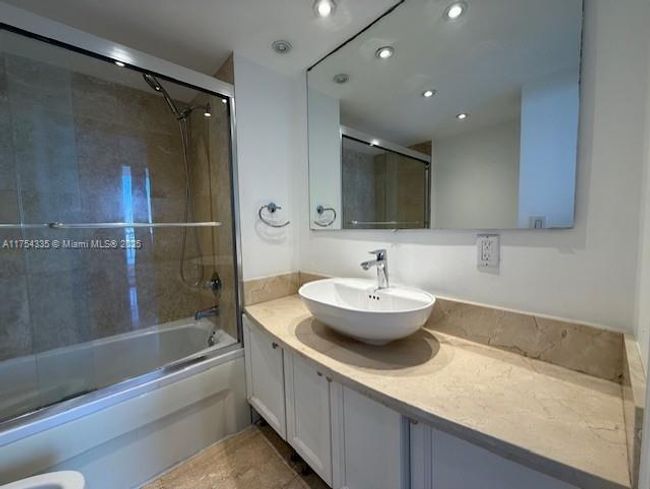 APT-4A - 200 Se 15 Th Rd, Condo with 1 bedrooms, 2 bathrooms and null parking in Miami FL | Image 7