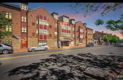 307 - 350-350 S Broad Street S, Townhouse with 3 bedrooms, 2 bathrooms and null parking in Trenton NJ | Image 1