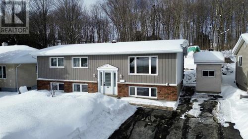 30 Axmith Ave, Elliot Lake, ON, P5A1B7 | Card Image