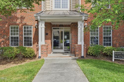 911 Providence Glen Dr, Chapel Hill, NC, 27514-6500 | Card Image