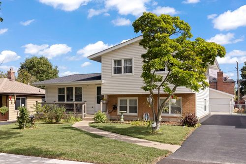 639 N Indiana St, Elmhurst, IL, 60126-1957 | Card Image