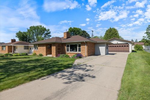 3407 2nd Ave E, Hibbing, MN, 55746-2673 | Card Image