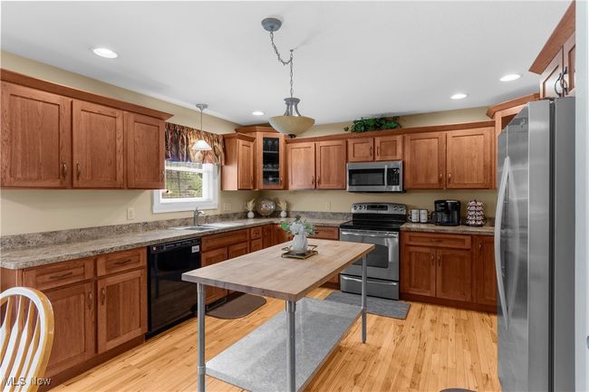 Kitchen | Image 19
