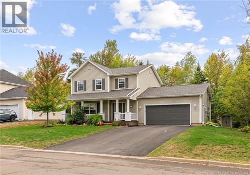 11 Desrosiers St, Dieppe, NB, E1A7W5 | Card Image