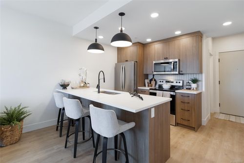 102-201 Dogwood Dr, Ladysmith, BC, V9G1S8 | Card Image