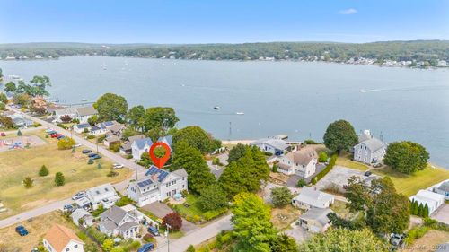 37 South St, Niantic, CT, 06357-2609 | Card Image