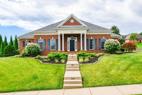 8955 Willowbend Dr, Newburgh, IN, 47630-2490 | Card Image