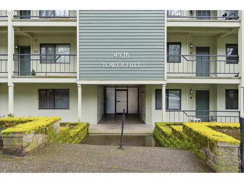 205-4926 S Corbett Ave, Portland, OR, 97239-3923 | Card Image
