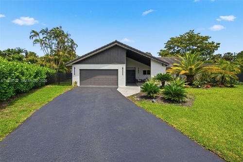 395 Nw 89th Ln, Coral Springs, FL, 33071-7449 | Card Image