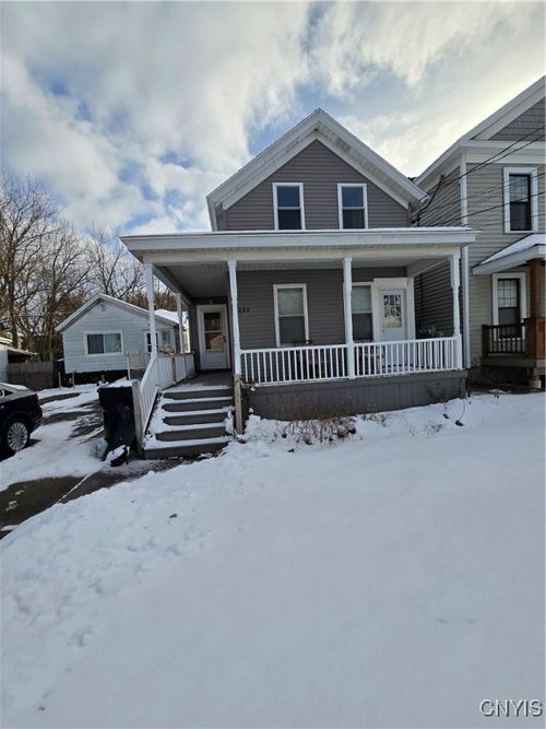 11-209 Essex St, Syracuse, NY, 13204-1639 | Card Image