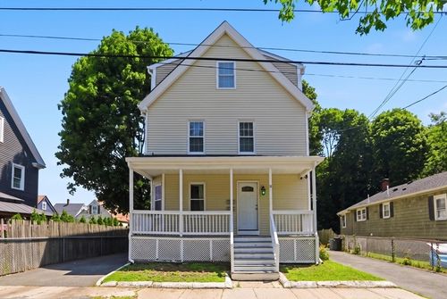 26 Calumet St, Peabody, MA, 01960-6052 | Card Image