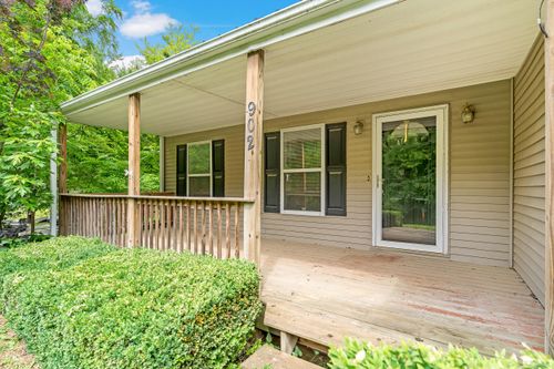 902 Union St, Glasgow, MO, 65254-1061 | Card Image