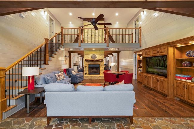 17042 State Highway 21 E, Home with 7 bedrooms, 9 bathrooms and 3 parking in Grapeland TX | Image 9