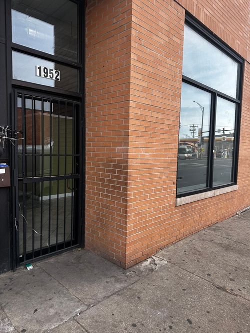 1952 N Pulaski Rd, Chicago, IL, 60639-4918 | Card Image