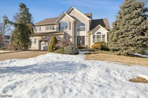 15 Congress Ln, South River, NJ, 08882-2580 | Card Image