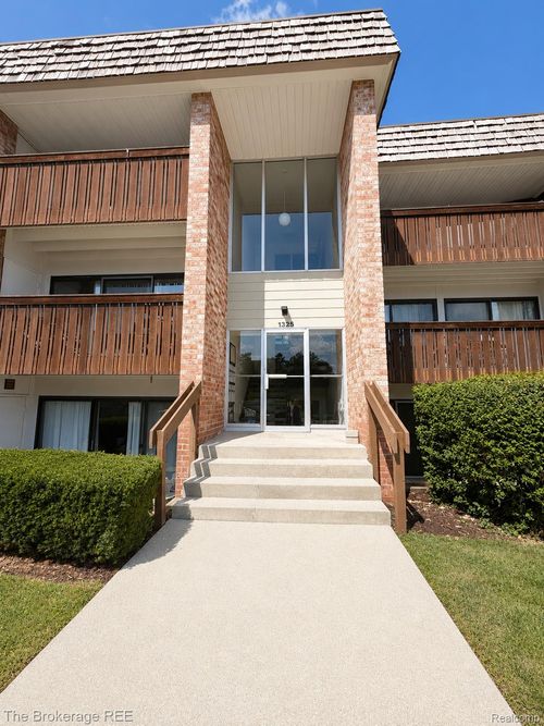 301-1325 S Maple Rd, Ann Arbor, MI, 48103-4481 | Card Image