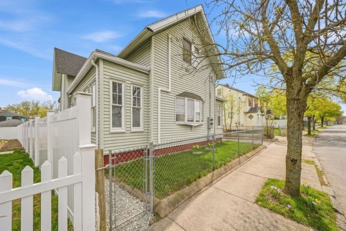 12 Howard St, Lynn, MA, 01902-3008 | Card Image