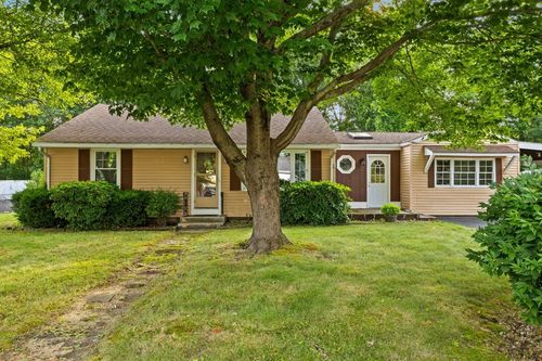 12 Oak Ter, Bellingham, MA, 02019-2240 | Card Image