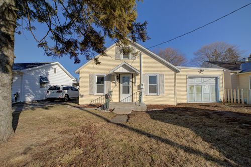 850 E Chestnut St, Hoopeston, IL, 60942-1832 | Card Image