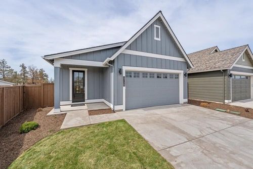 4728 Sw Badger Ave, Redmond, OR, 97756-6227 | Card Image