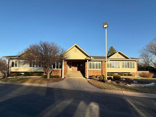 ste-b2-4215 E 60th St, Davenport, IA, 52807-9733 | Card Image