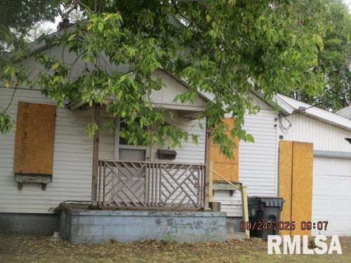 807 S 13th St, Pekin, IL, 61554-4951 | Card Image