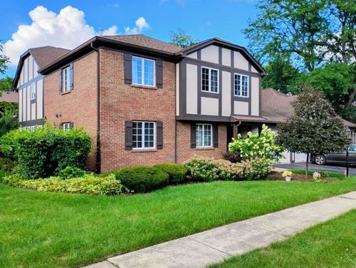 b-218 Brookside Ln, Willowbrook, IL, 60527-2907 | Card Image