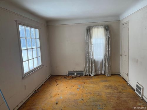 19826 Lyndon St, Detroit, MI, 48223-2146 | Card Image