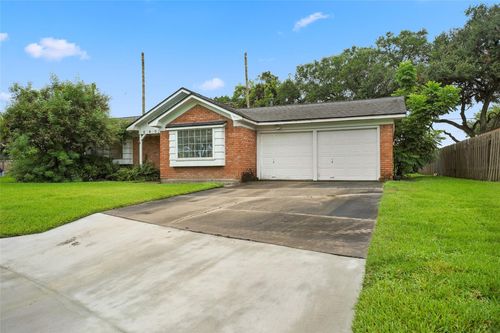 2905 Borden Cir, El Campo, TX, 77437-2001 | Card Image