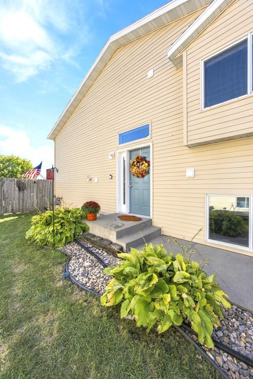 3600 11th St S, Moorhead, MN, 56560-6126 | Card Image