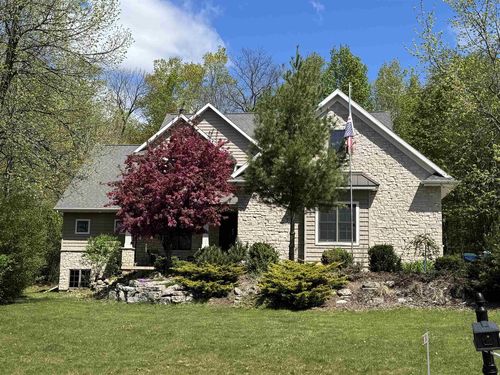 1387 Radcliff Road, NEENAH, WI, 54956 | Card Image