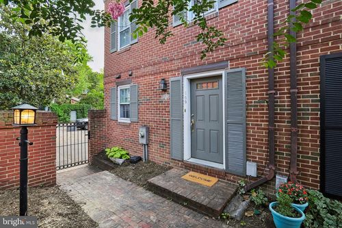 109 King Henry Ct, Alexandria, VA, 22314-2930 | Card Image