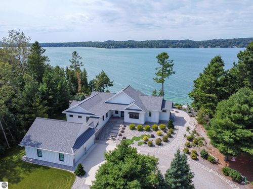 3911 N Hareld Dr, Lake Leelanau, MI, 49653-9607 | Card Image