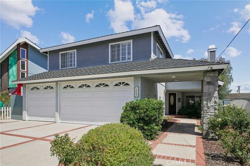 1643 10th St, Manhattan Beach, CA, 90266-6105 | Card Image