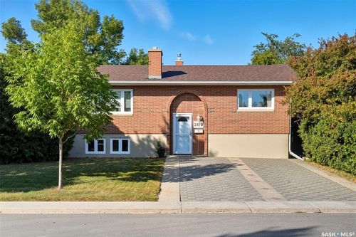3810 Centennial Dr, Saskatoon, SK, S7L5K7 | Card Image