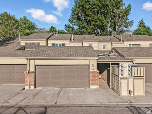 3228 Brook Ln, Provo, UT, 84604-4426 | Card Image