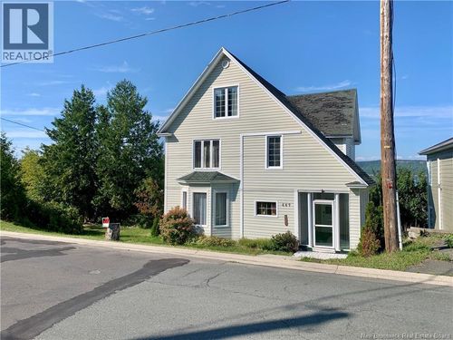 407 Victoria St, Dalhousie, NB, E8C2V1 | Card Image