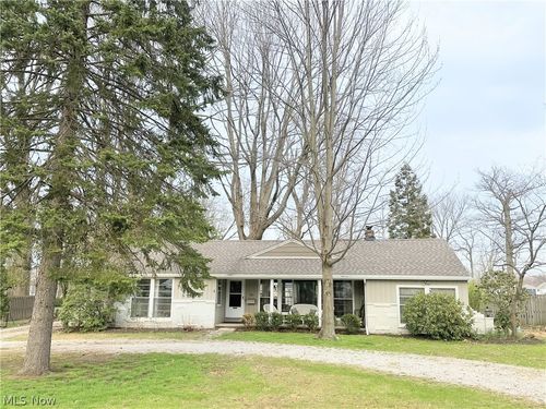 8193 Forest Ln, Mentor, OH, 44060-7641 | Card Image