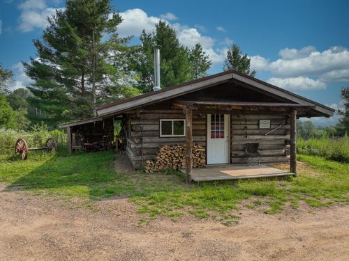 807 17th St, HILLSDALE, WI, 54733-9453 | Card Image