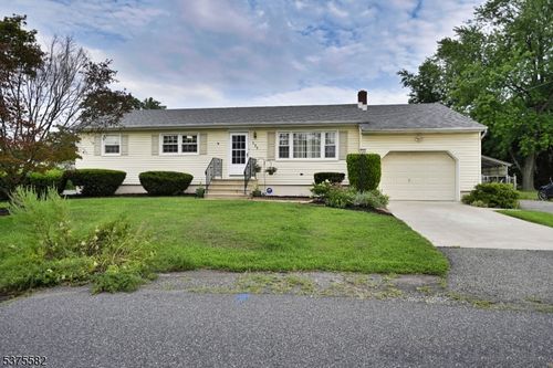 135 Irvington Ave, Somerset, NJ, 08873-2455 | Card Image