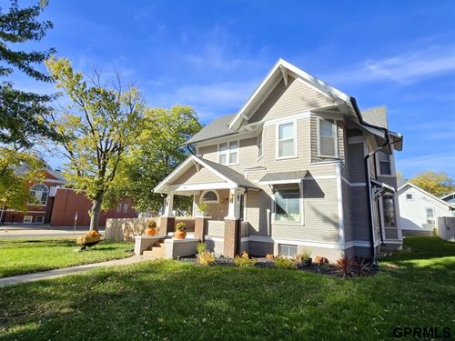 803 6th St, Fairbury, NE, 68352-2410 | Card Image