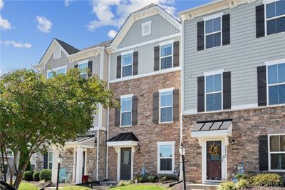 7876 Mint Lane, Townhouse with 3 bedrooms, 2 bathrooms and null parking in North Chesterfield VA | Image 2