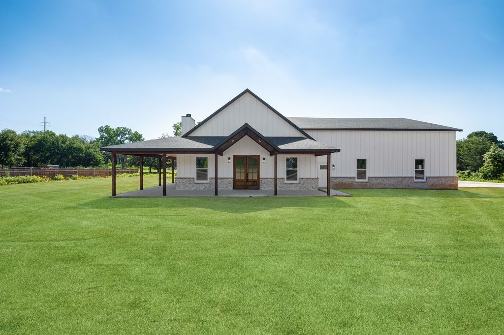 Residential in Rhome