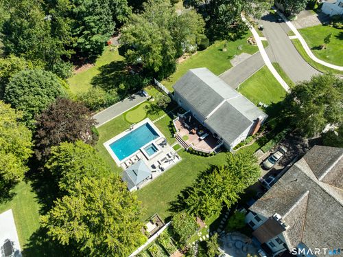 94 Field Crest Rd, New Canaan, CT, 06840-6330 | Card Image