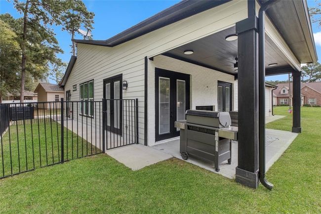 Metal fence for your fur babies | Image 10